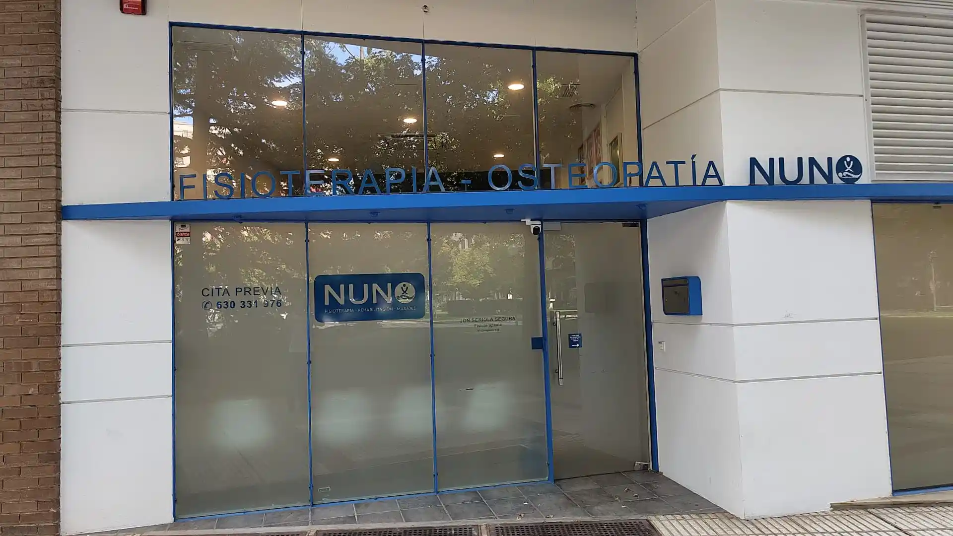 Foto del exterior de nuestra Clínica Nuno Fisioterapia y osteopatía en Pamplona